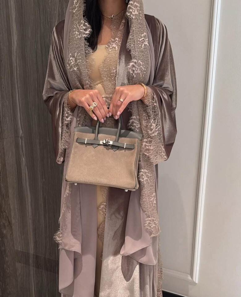 A050-Velvet abaya - Image 2