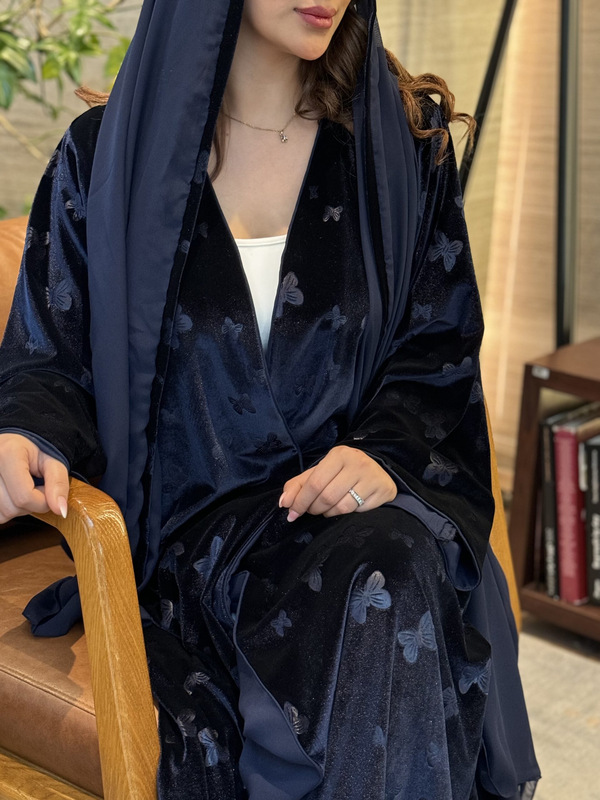 A091-Velvet Abaya - Image 3